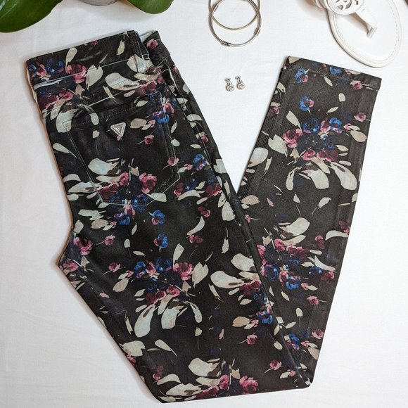 GUESS Annette Midrise Stretch Jeans in Floral Print Twill Size 26 Brand New - Picture 4 of 11